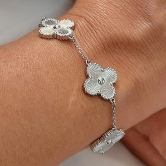 Silver Clover Bracelet - Silver