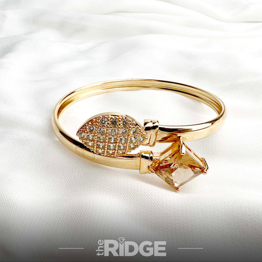 Gleamstone Charm Bangle – Champagne