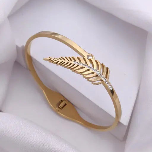 Premium Leaf Bangle
